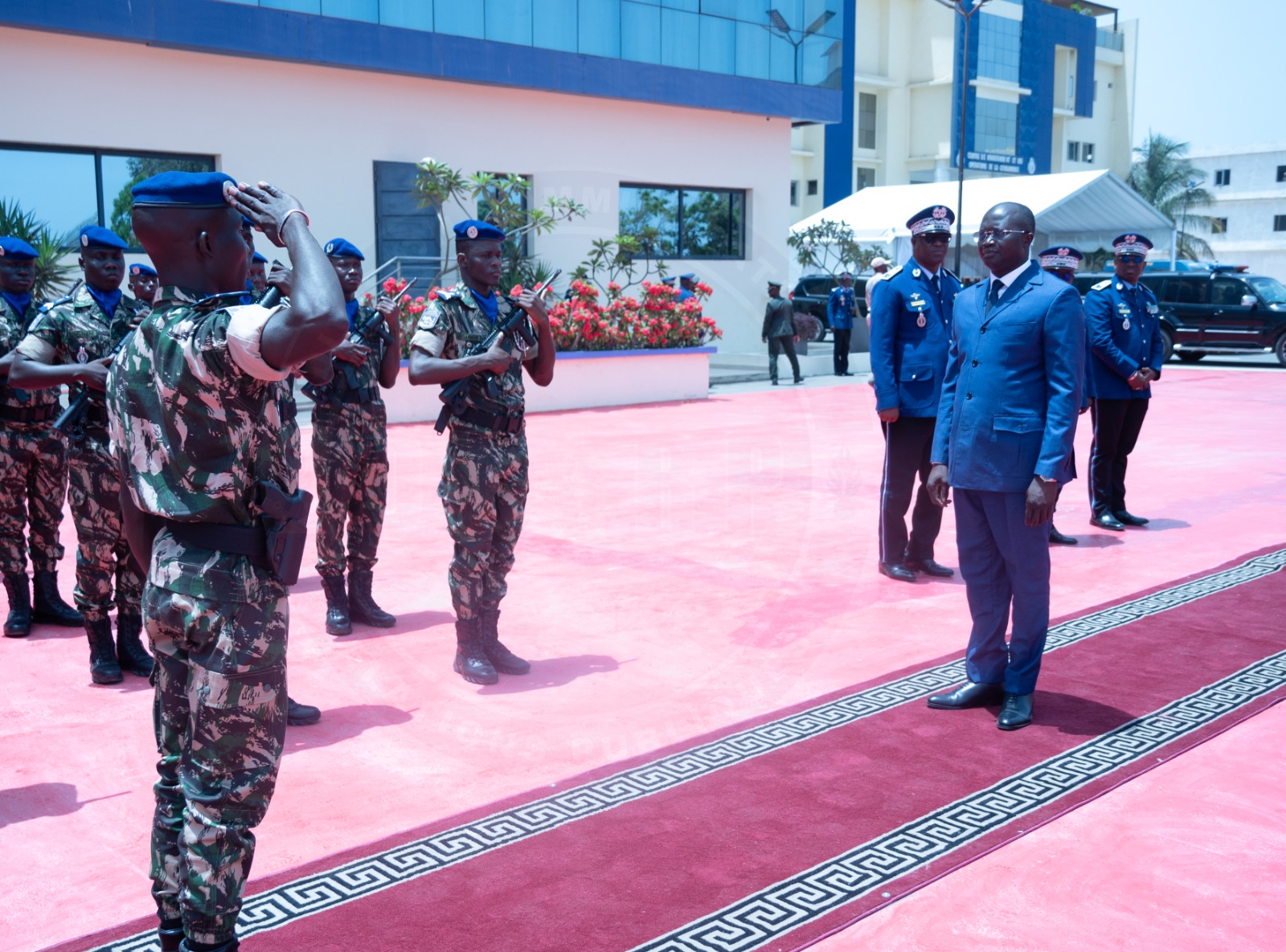 Visite de prise de contact du ministre des forces armées à la Gendarmerie nationale - Image 3
